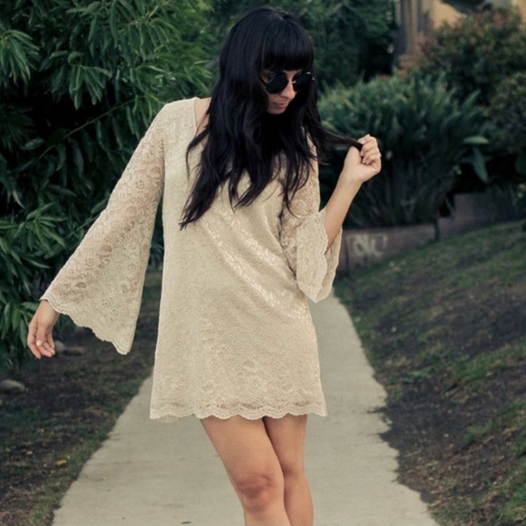 Audrey 3+1 Dresses & Skirts - Cream lace bell sleeve lined dress